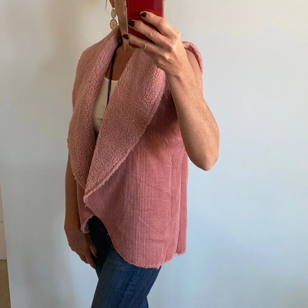 Mauve Color Sherpa & Corduroy Vest - Picture 4 of 9